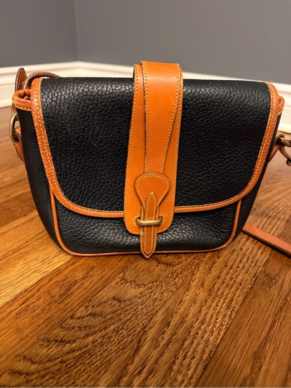 Vintage Dooney & Bourke Bag: Black Leather Crossbody